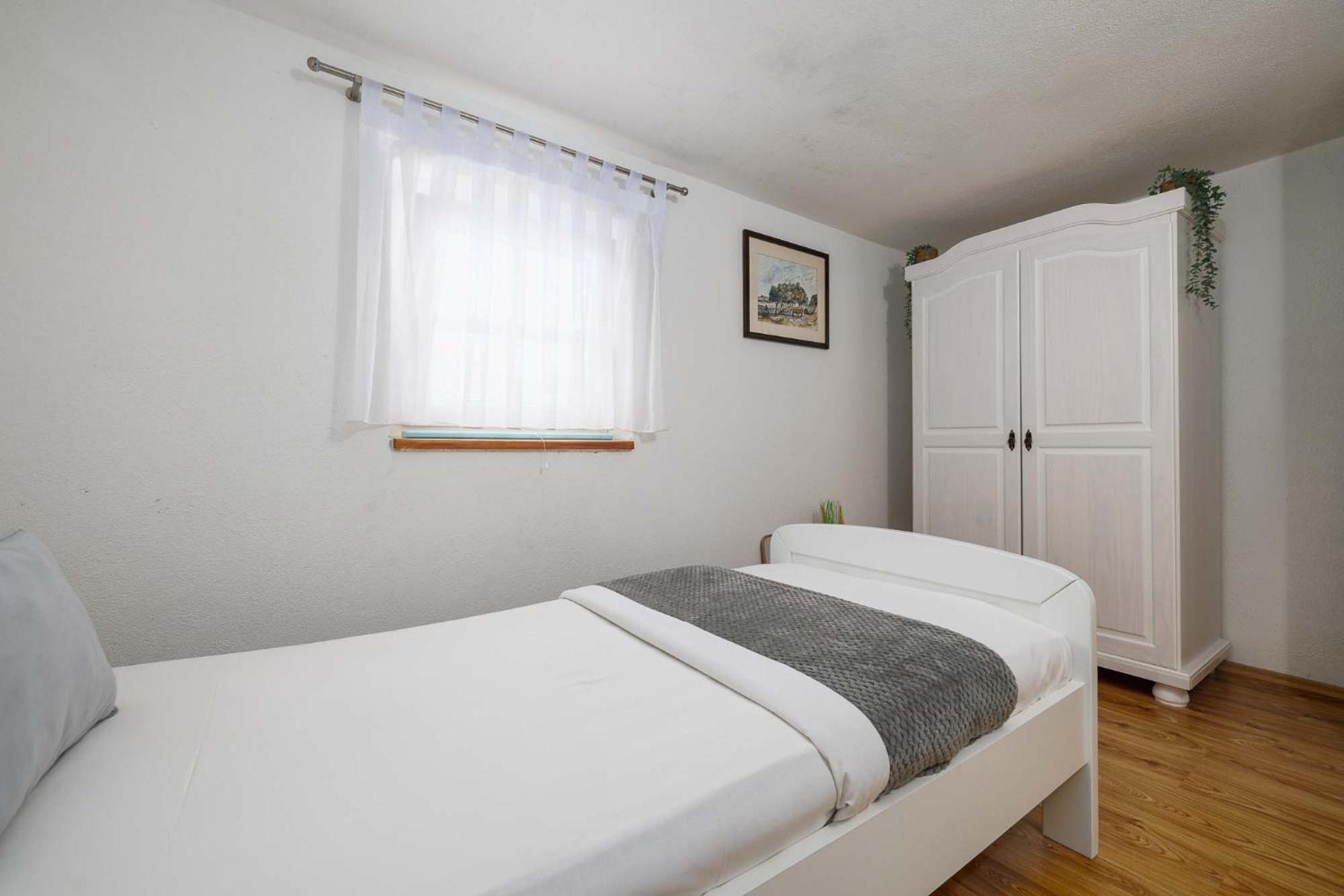 Apartment Katalin Корнич Экстерьер фото